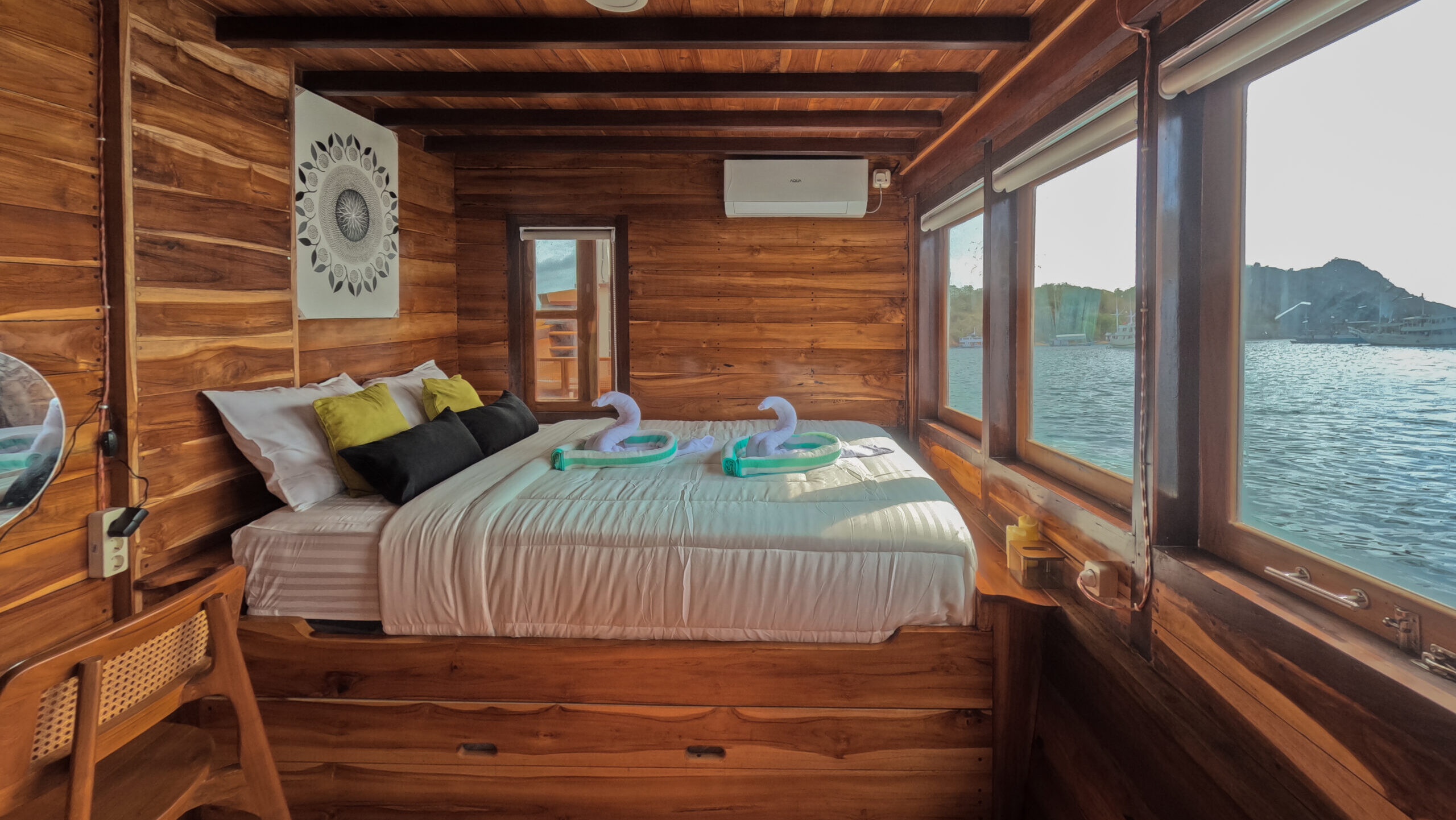 deluxe-cabin
